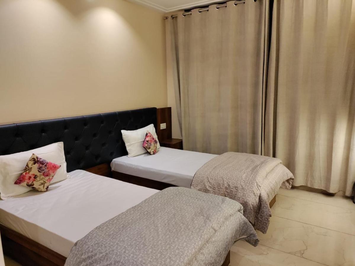 Hotel Luxuria Ludhiana Exterior foto