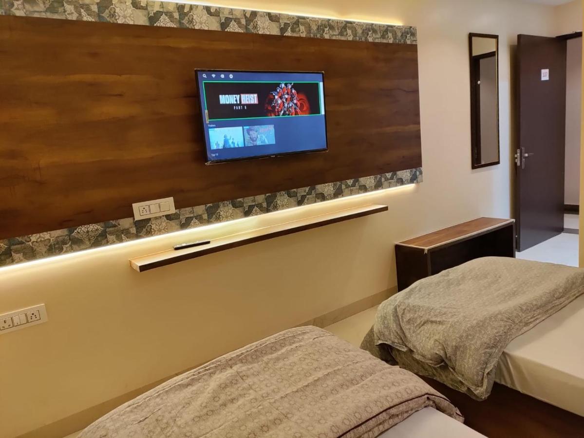Hotel Luxuria Ludhiana Exterior foto