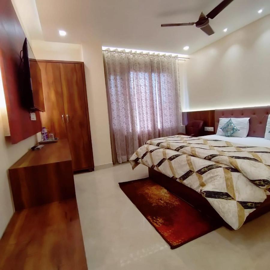 Hotel Luxuria Ludhiana Exterior foto