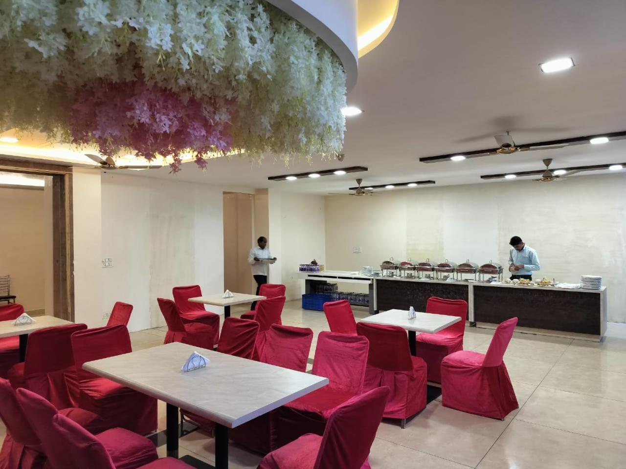 Hotel Luxuria Ludhiana Exterior foto